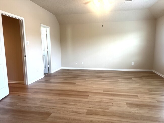 Building Photo - 2231 Tandy Park Way