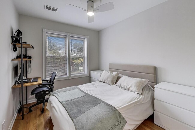 Building Photo - 600 N La Grange Rd