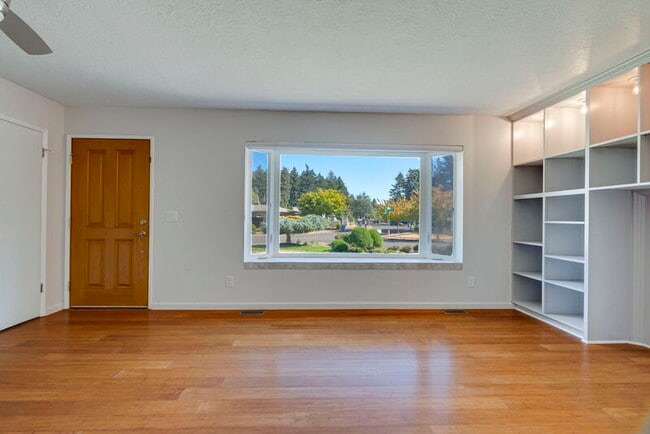 Building Photo - 3333 SE 167th Ave