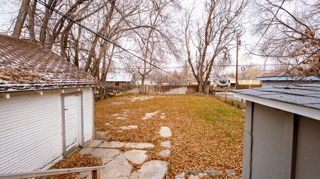 Building Photo - 725 N 10th Ave