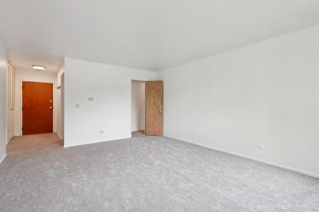 Building Photo - 2650 Brookwood Way Dr