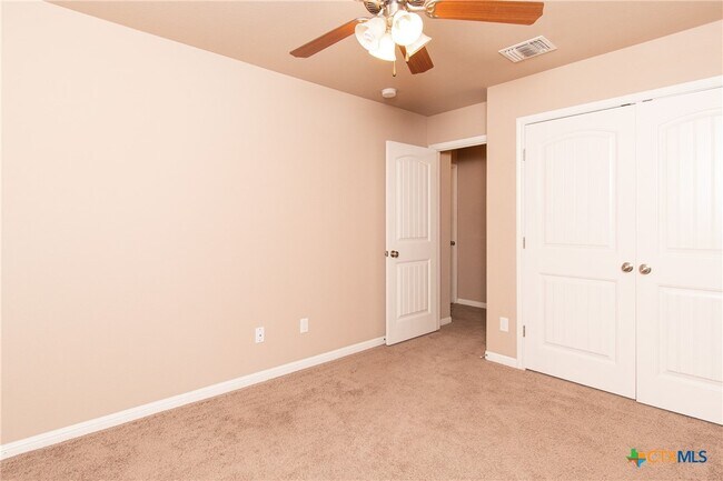 Building Photo - 704 W Gemini Ln