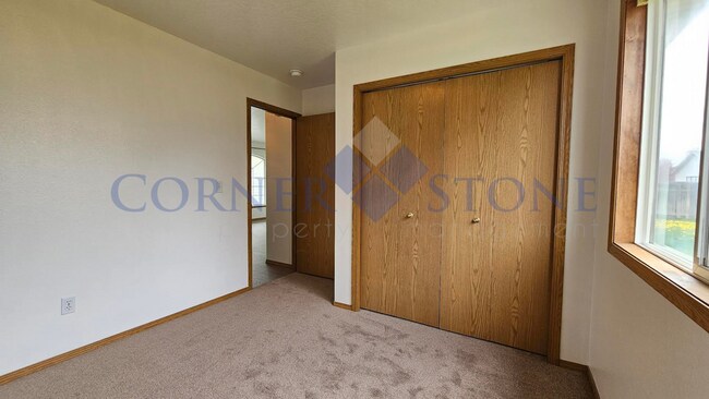 Building Photo - Nampa Home with RV Parking!