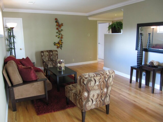 Building Photo - 131 Hawthorne Ave