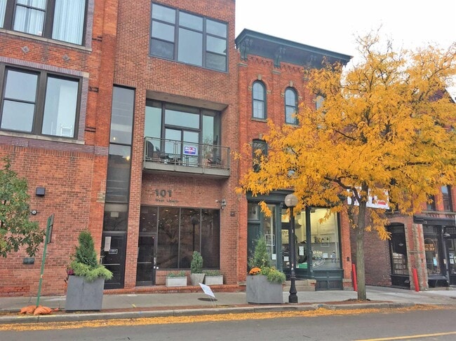 Primary Photo - 101 W Liberty St
