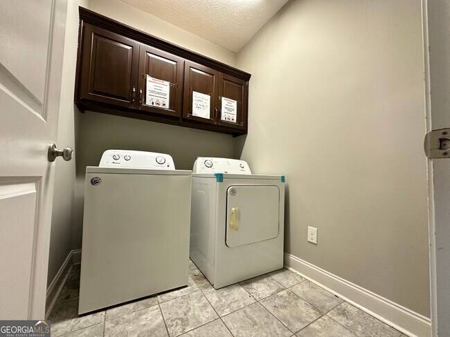 Building Photo - 1255 Woodville Ct