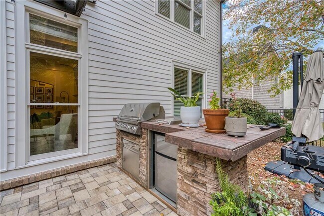 Building Photo - 2153 Whitekirk St NW