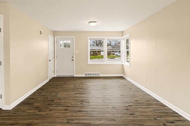 Building Photo - 1201 Billings Dr
