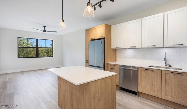 Building Photo - 22980 Vista Edera Cir