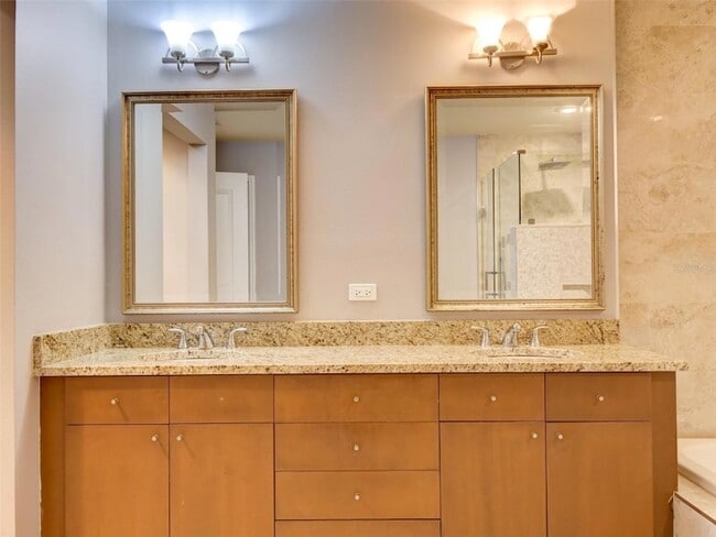 Building Photo - 100 S Eola Dr