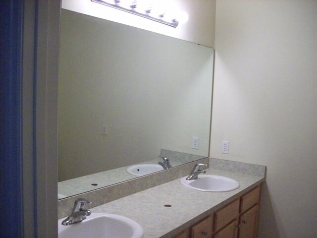 Building Photo - 5025 Hampton Ridge Ave