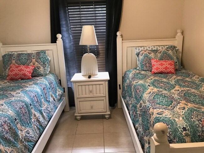 3rd bedroom - 1473 NE 48th St