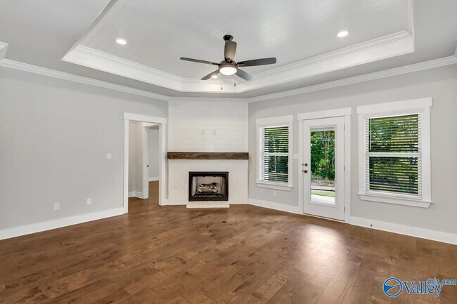 Building Photo - 119 Farmall Ln