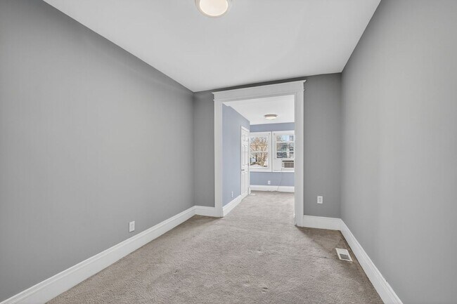 Building Photo - Gorgeous 4br/2ba in Brookland!