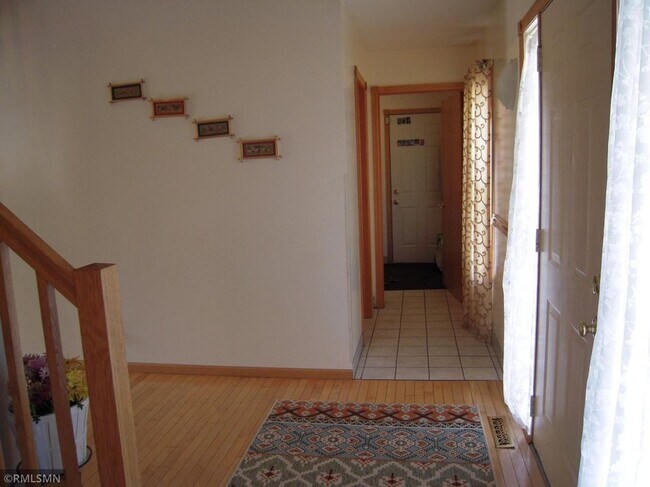 Building Photo - 668 Brentwood Ln