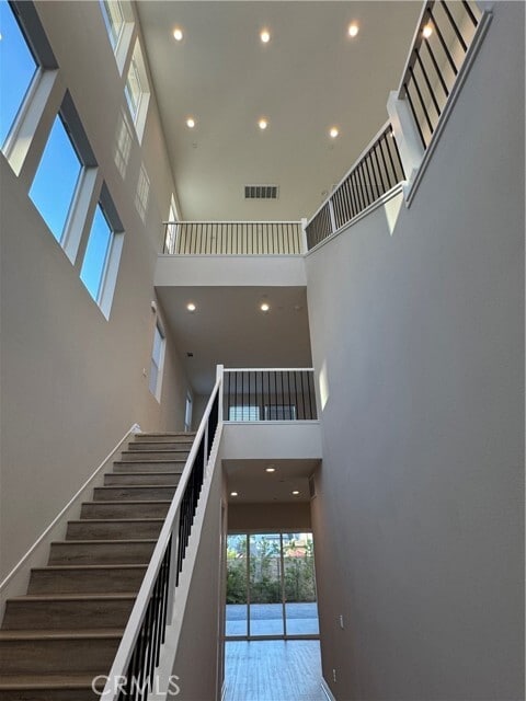 Building Photo - 211 Pin Ln