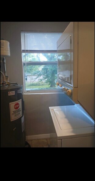 Building Photo - 515 E Morgan St