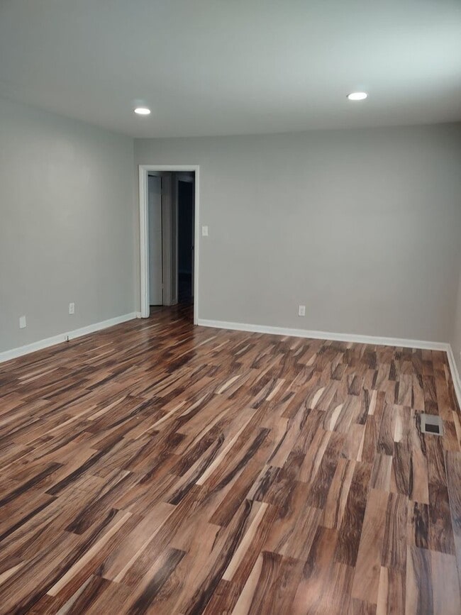 Building Photo - Birmingham/Center Point