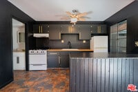 Building Photo - 1323 N Olive Dr