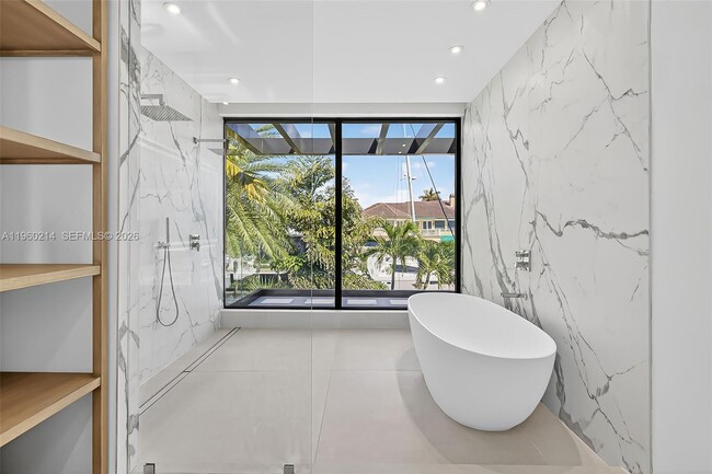 Building Photo - 620 Solar Isle Dr