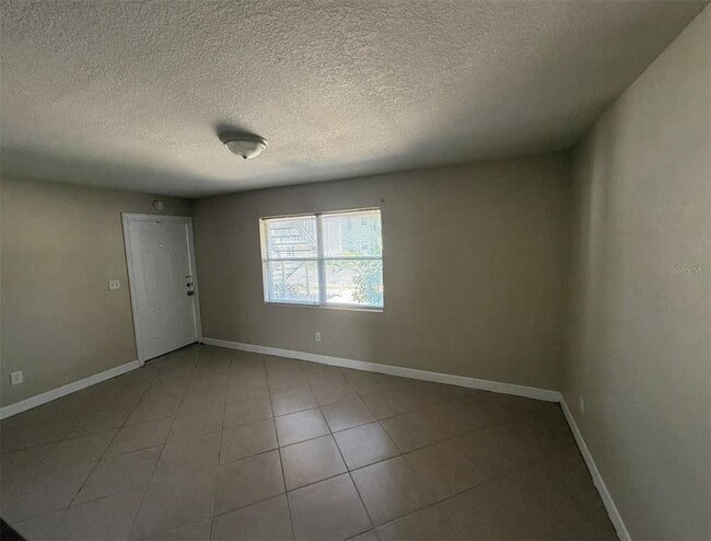 Building Photo - 117 N Evergreen Ave