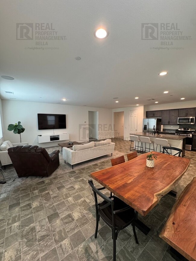 Building Photo - Beautiful 3 Bed, 2 Bath Single-Story Home in McSweeny Farms with Open-Concept Living