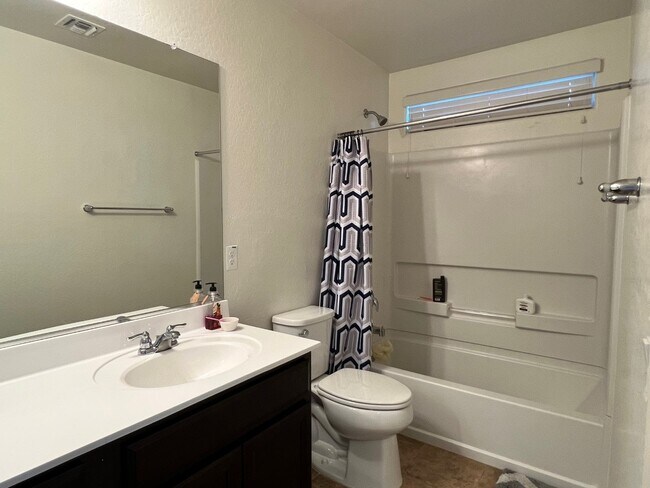 Building Photo - 2880 E Binner Dr