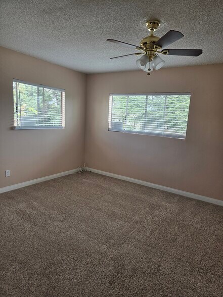 Building Photo - 5723 Hazeltine Ave