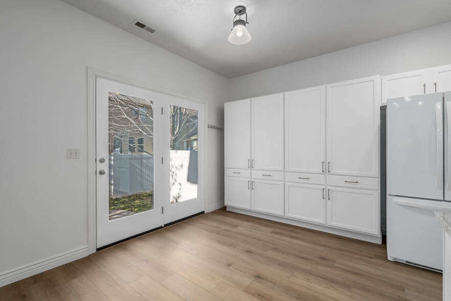 Building Photo - 7178 S 420 E