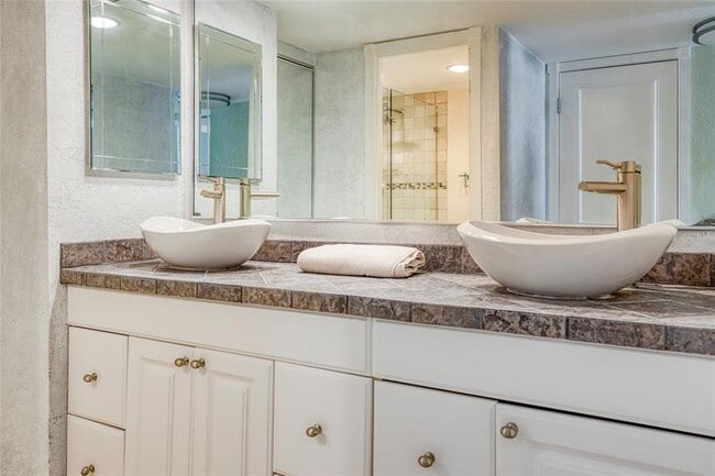 Building Photo - 111 Briny Ave