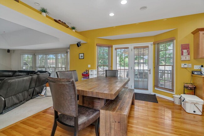 Building Photo - 745 Feather Sound Dr