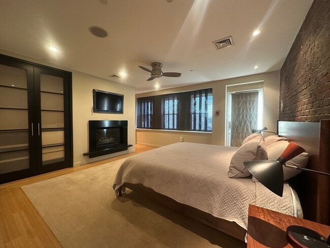 Building Photo - 90 N Washington St