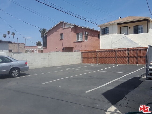 Building Photo - 2117 S Marvin Ave