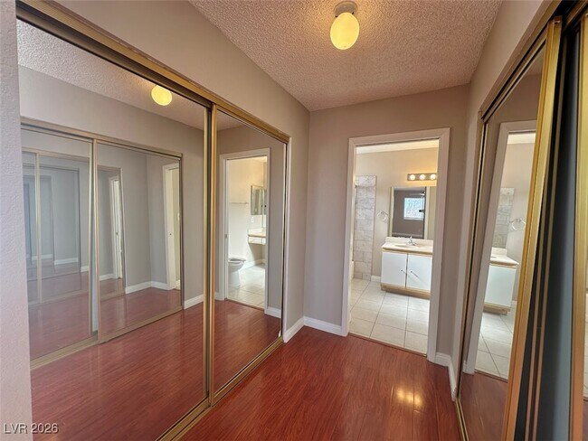 Building Photo - 120 Clifton Heights Dr