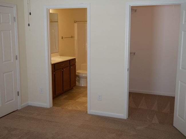 Building Photo - 3225 Hyde Pl Cir