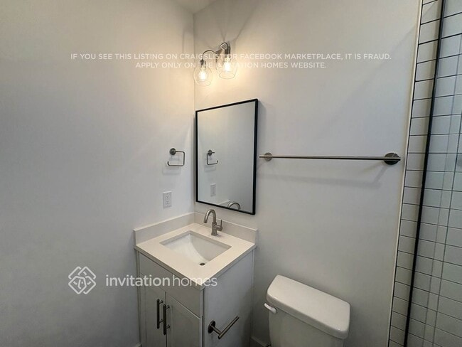 Building Photo - 422 38th Ave N