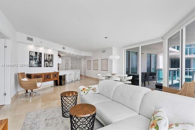 Building Photo - 200 Sunny Isles Blvd