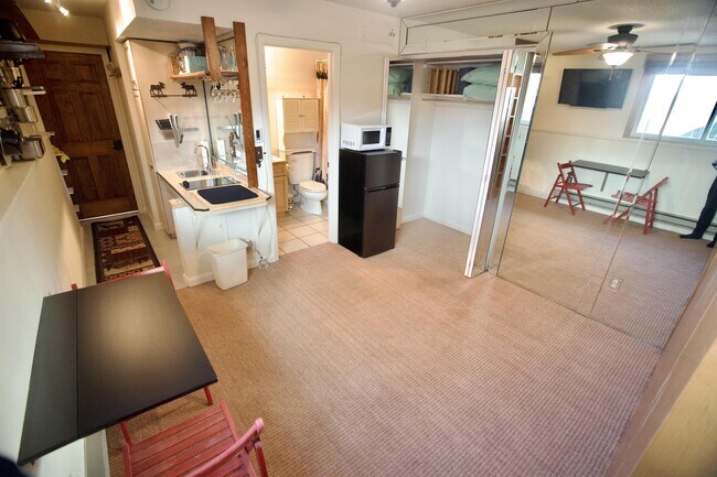 Building Photo - 1063 Vail View Dr