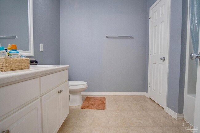 Building Photo - 2005 Tujaques Pl