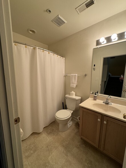 Building Photo - 35821 S Gloucester Cir
