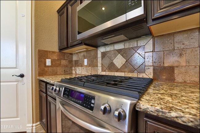 Building Photo - 7379 Black Mesa Dr