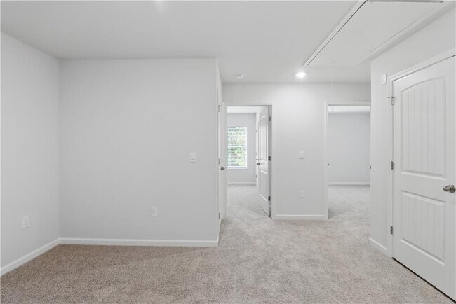 Building Photo - 56 Berryville Dr
