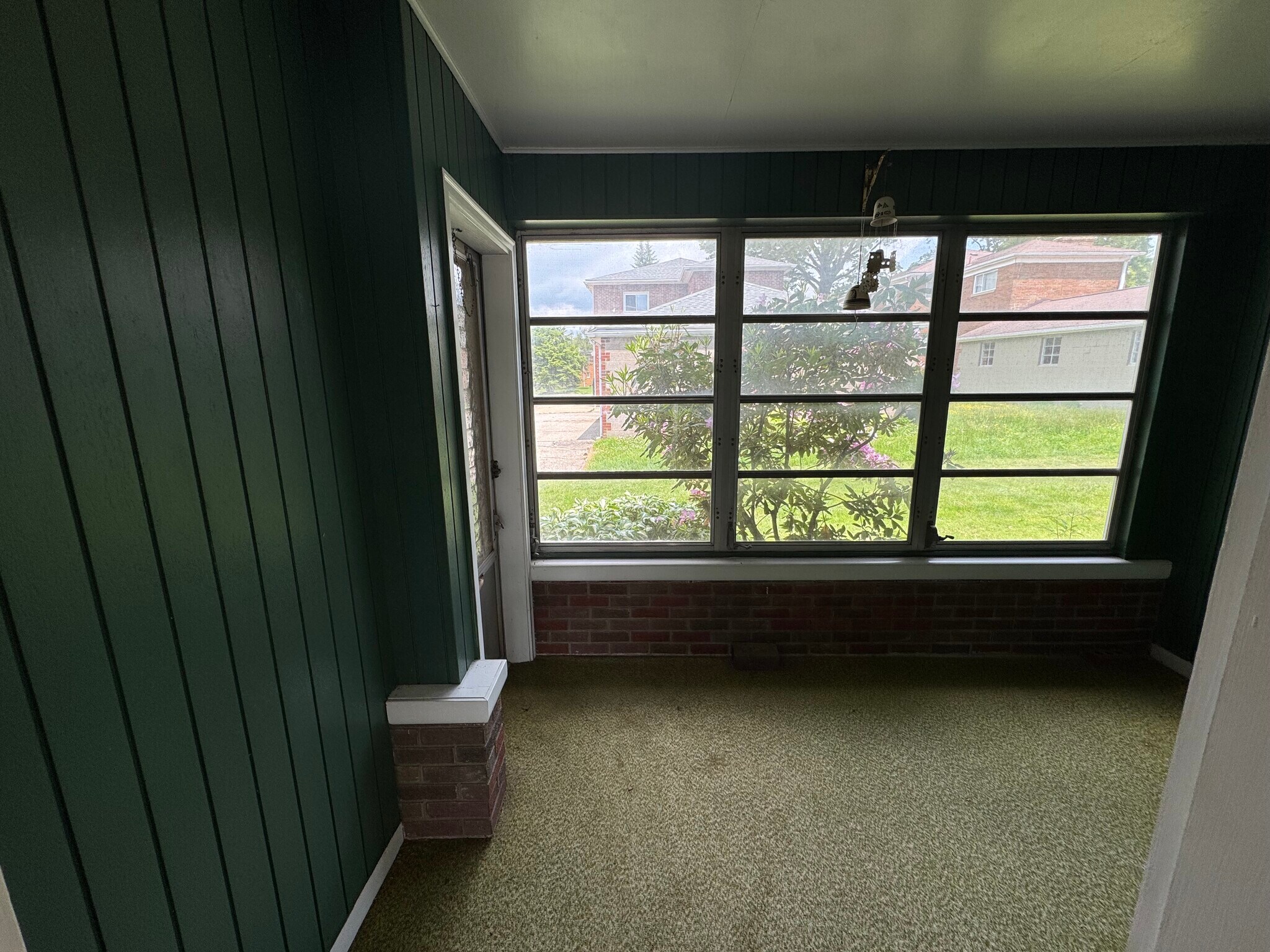 Screened in Back Porch - 270 Kenridge Rd