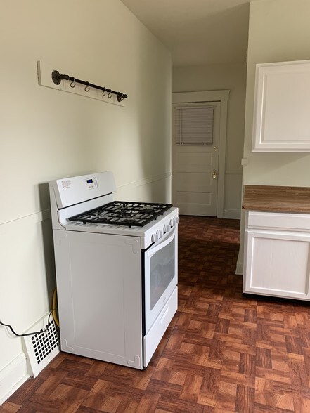 Kitchen - 2223 Murray Hill Rd