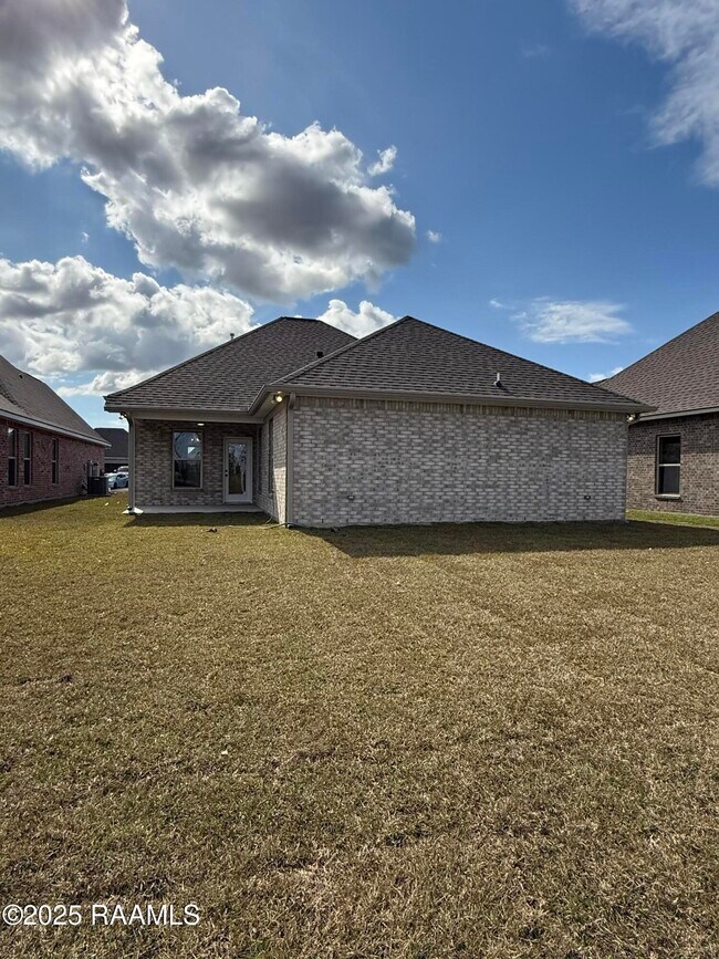 Building Photo - 135 Ridley Ln