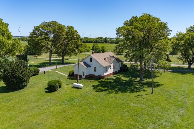 Building Photo - Charming 2 Bedroom, 1 Bathroom Rural Home for Rent