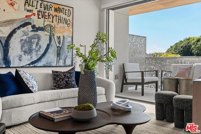 Building Photo - 1257 N Sweetzer Ave