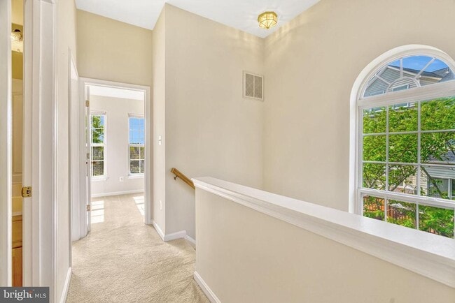 Building Photo - 13051 Park Crescent Cir