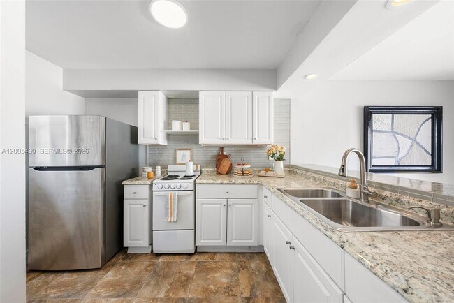 Building Photo - 31 NW 108th Ct