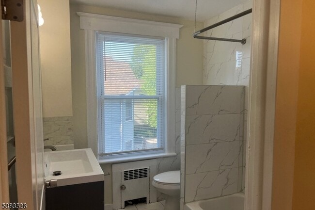 Building Photo - 19 Spring St